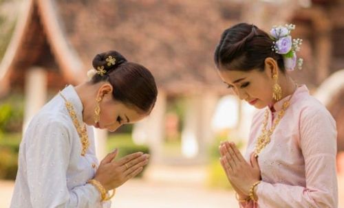 Thai people, Thailand’s largest ethnic group speaking Central Thai.