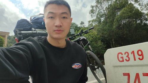 黔西小伙骑行跨返乡