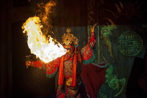 川剧喷火表演图片下载