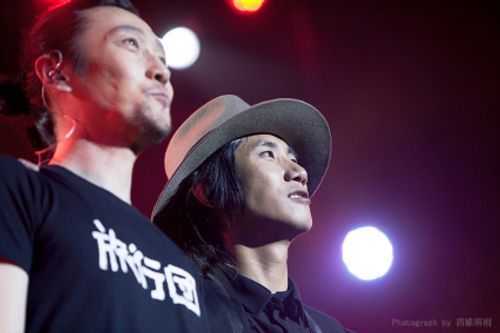 旅行团乐队南宁演唱会