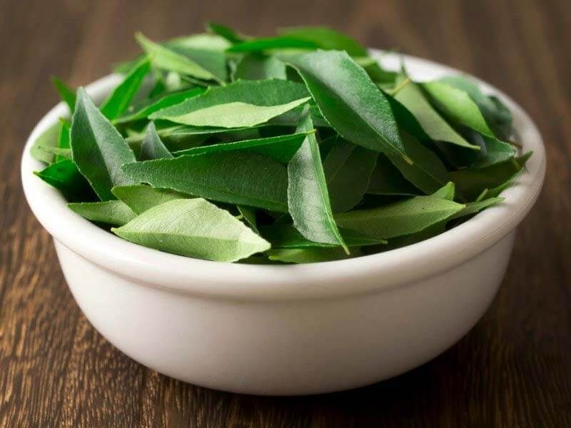 Curry leaves are a panacea for these problems, know the many benefits of its consumption