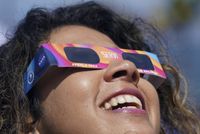 Looked at the sun? Signs your eyes may have been damaged by the solar eclipse | The Hill
