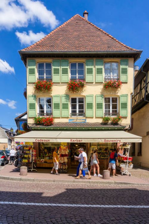 Coeur de Village Market