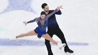 Canada's Stellato-Dudek, Deschamps win pairs figure skating world title in Montreal | CBC Sports