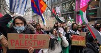 Pro-Palestine protesters march on Oxford Street and chant 'boycott Zara' - Mirror Online