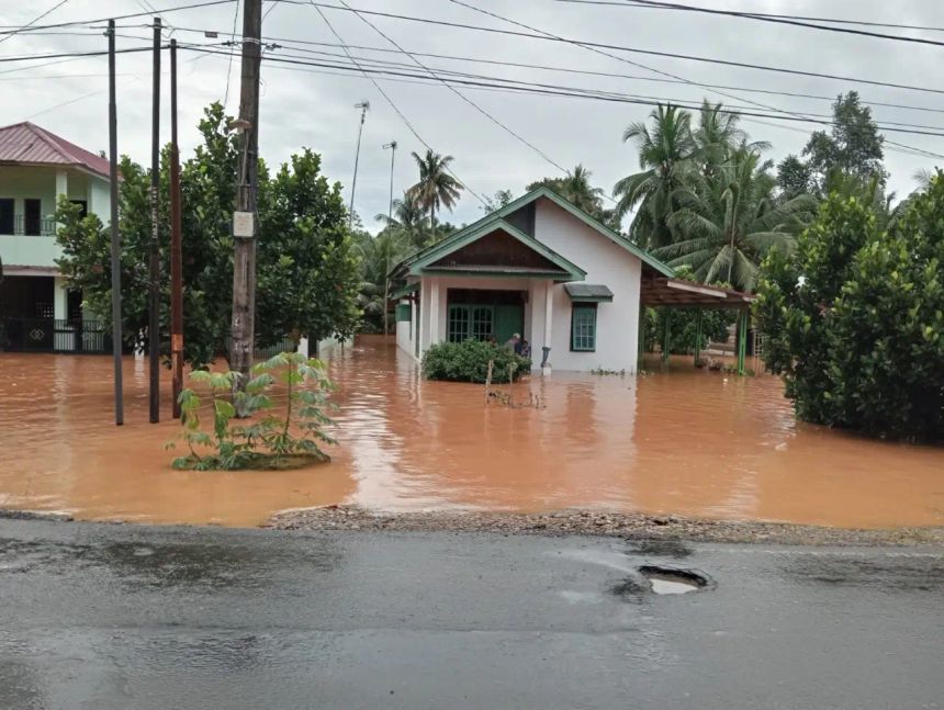 Banjir Merendam Rumah Warga 