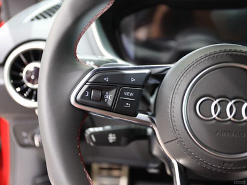 奥迪TTS内饰实拍图