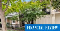 Sydney house prices: Sydney house beats reserve by $1.5 m despite a dip in clearance rate