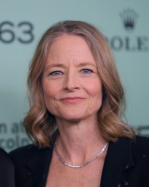 Jodie_Foster_portrait_NYFF_2025_02_(cropped).jpg
