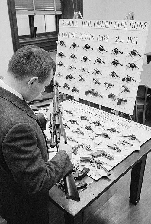 thomas j dodd guns