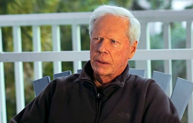 Paul Craig Roberts: Em dois meses, uma revolução estourará nos EUA - Noticia Final