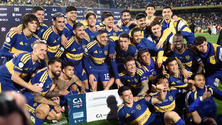 Jugadores de Boca celebrando la clasificacion 