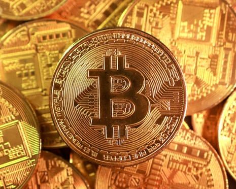 Bitcoin's Mixed Signals: Long-Term Bullishness Meets Short-Term Caution