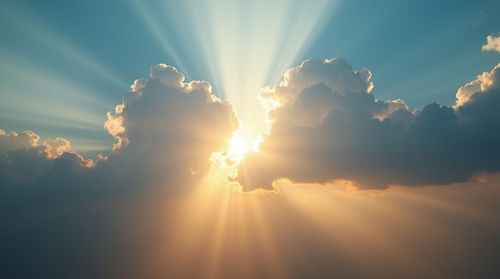 Create your own import image with Canva