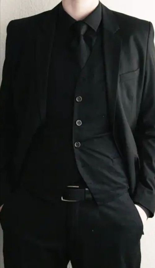 Classic Mafia Style: Suit Up, Wiseguy 10 Sharp and Sophisticated Mafia Outfits for Men Suit Dark Aesthetic, Black Suit Gothic, Men Suit Aesthetic Black, Men Suits Aesthetic Dark, Men’s Gothic Suit, All Black Suit, Suit Pin, Black Suit Men