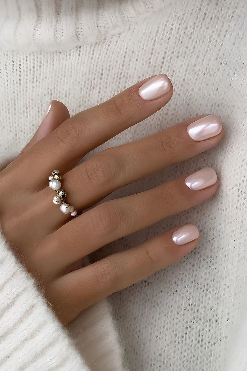 Soft pink chrome effect manicure