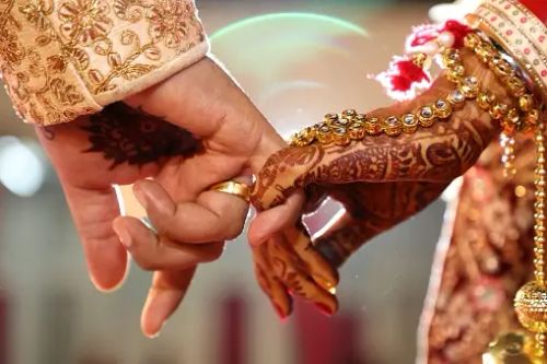 hindu wedding ritual wherein bride and groom hand