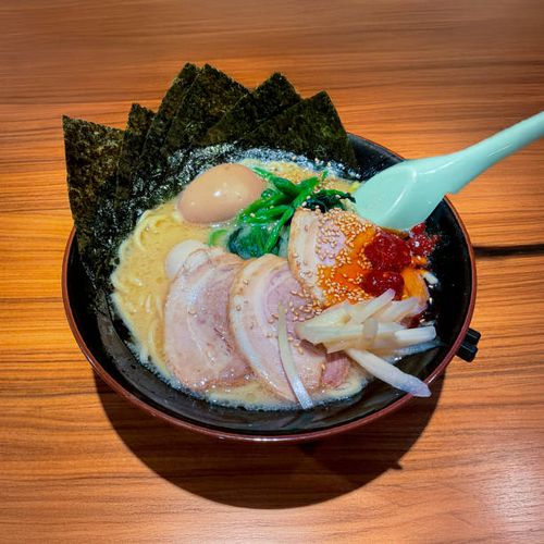 okohama iekei tonkotsu ramen with doubanjiang and chili oil condiment - douban stock pictures, royalty-free photos & images