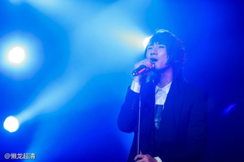 旅行团乐队演唱会照