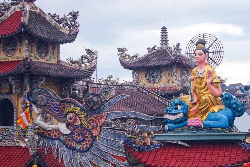 Tour Đà Lạt 3 ngày 3 đêm - Chiêm bái Chùa Linh Phước Chùa Ve Chai