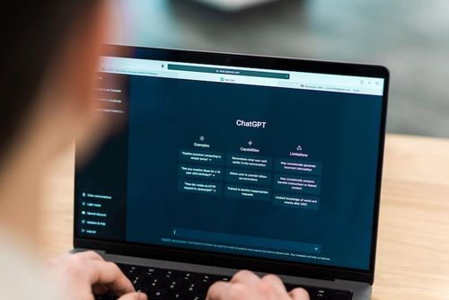 Free Photo opened ai chat on laptop