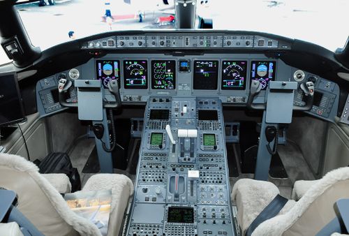 bombardier bd 700 1a10 global express qatar airways jp7321029