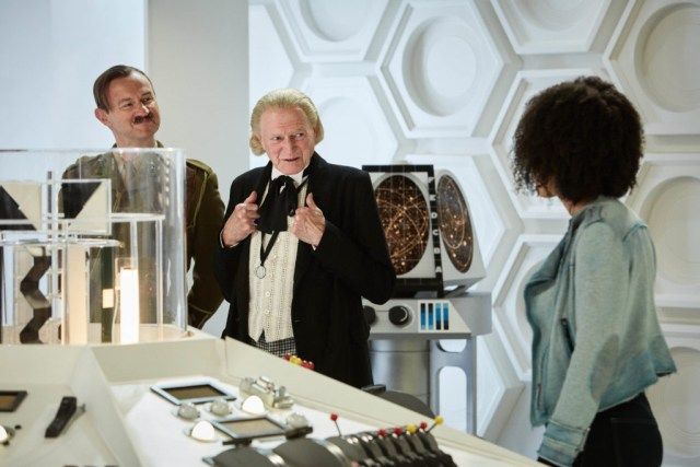 Doctor Who - Twice Upon a Time - The Captain (MARK GATISS), The First Doctor (DAVID BRADLEY), Bill (PEARL MACKIE) - (C) BBC/BBC Worldwide - Photographer: Simon Ridgway