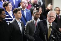 Judge rips Trump administration, blocks subpoenas of Walz, Frey over immigration enforcement - Star Tribune