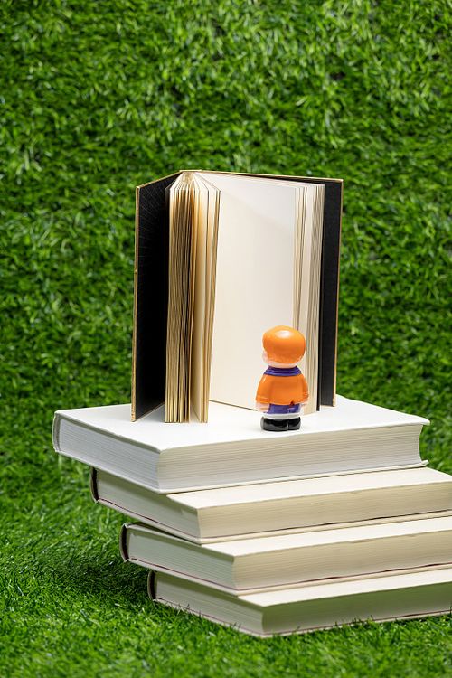 书籍是向上的阶梯照片下载