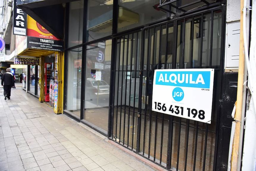 Vacancia de locales comerciales en el centro de la ciudad de Córdoba.
