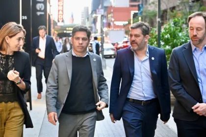 Kicillof y Pedro Sánchez en Nueva York: críticas al rumbo económico