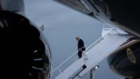 Trump Hits Campaign Trail as White House Turmoil Weighs on GOP Midterm Prospects - The New York Times