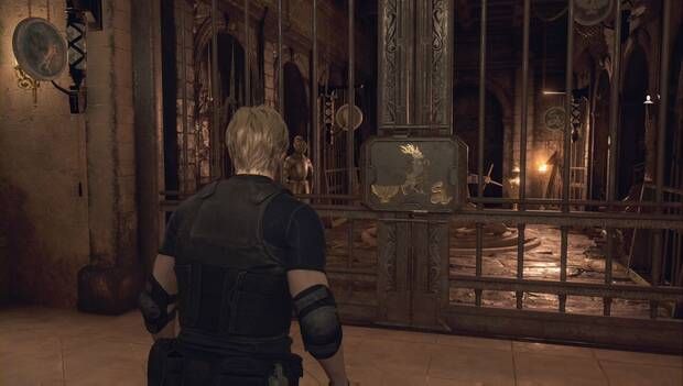 Resident Evil 4 Remake - puzle de la Sala del trono, verja y gongs