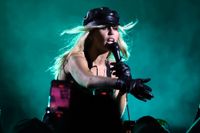 Miley Cyrus Fires Back at Criticism of Hollywood Bowl Concert and Considered Not Doing Second Show: ‘It’s Hard for Me to Stand Up Here’ - Variety