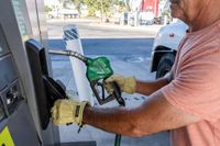 Trump Signs Order to Ease Limits on Diesel Variety to Curb Costs - Bloomberg.com