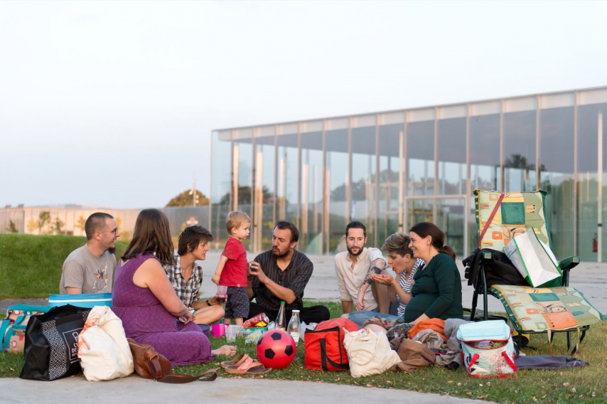 Des animations pour toute la famille sont proposées tout l’été au Louvre-Lens (Pas-de-Calais), dans le cadre de Parc en fête.