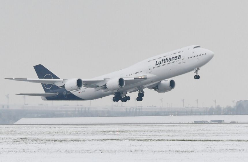 Lufthansa Flight Diverted After Passenger’s Power Bank Catches Fire