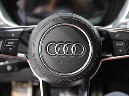 奥迪TTS内饰实拍图