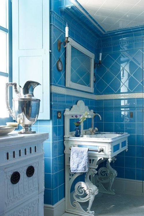 Blue, Bathroom, Room, Turquoise, Aqua, Tile, Laundry room, Interior design, Toilet, House,