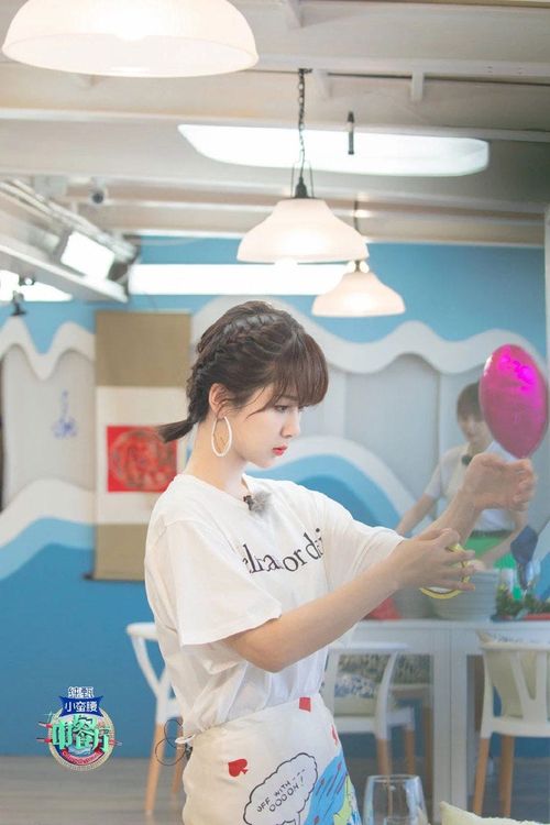 双马尾拳击辫造型的杨紫