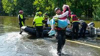 Houston Weather Brings Flooding, Heavy Rain | Weather.com