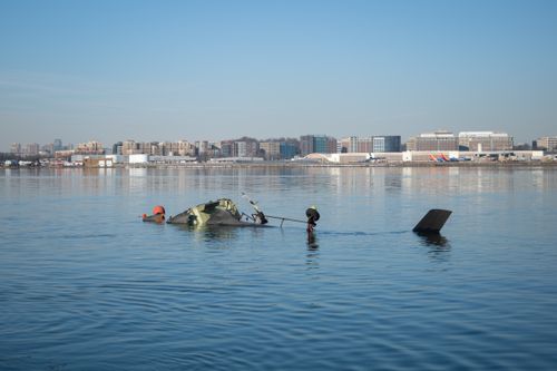 coast guard multiple partner agencies responding to plane crash in potomac river 8847920