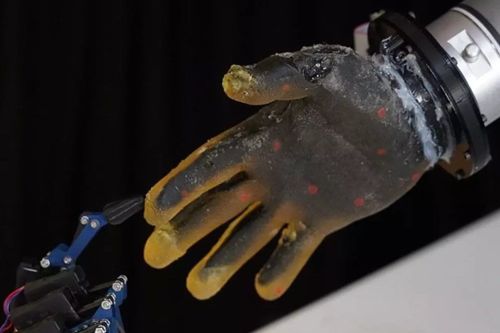 Piel sintética con dolor: robots que sienten y reaccionan