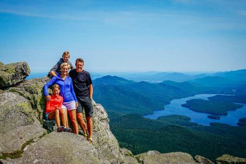 Syosset, NY’s bustling downtown area with boutique shops and thriving businesses, Zip Codes List 11791, 11773