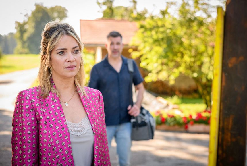 Sturm der Liebe: Greta - im Hintergrund ist Yannick zu sehen