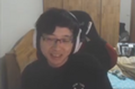 此刻一脸嫌弃的钱哥还不知道他在拒绝什么