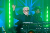 Michael McDonald of the Doobie Brothers Reconnects With Son He Put Up for Adoption at Age 14, Nearly 6 Decades Later - Billboard