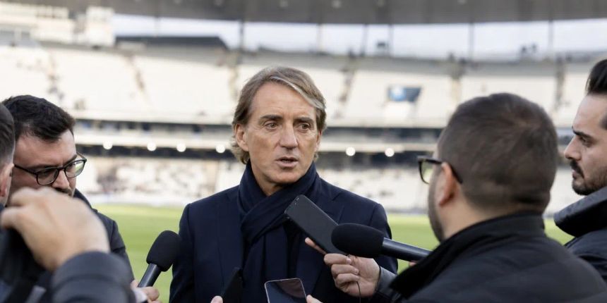 Roberto Mancini Dismisses Manchester City Contract Questions