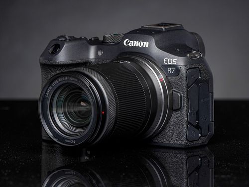 Canon EOS R7 with RF-S 18-150mm f/3.5-6.3 IS STM kit lens