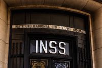 INSS paga 13º salário em novembro para novos aposentados; veja quem tem direito